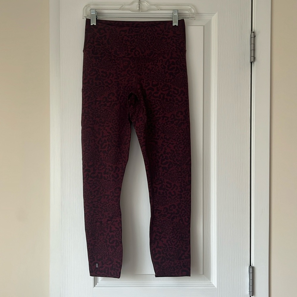 NOBULL 7/8 leopard leggings
